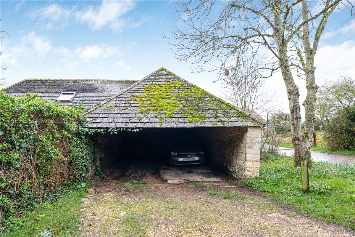 3 bedroom cottage, Manor Cottages, Kelmscott GL7 - Available