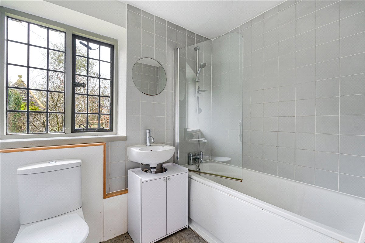 3 bedroom cottage, Manor Cottages, Kelmscott GL7 - Available