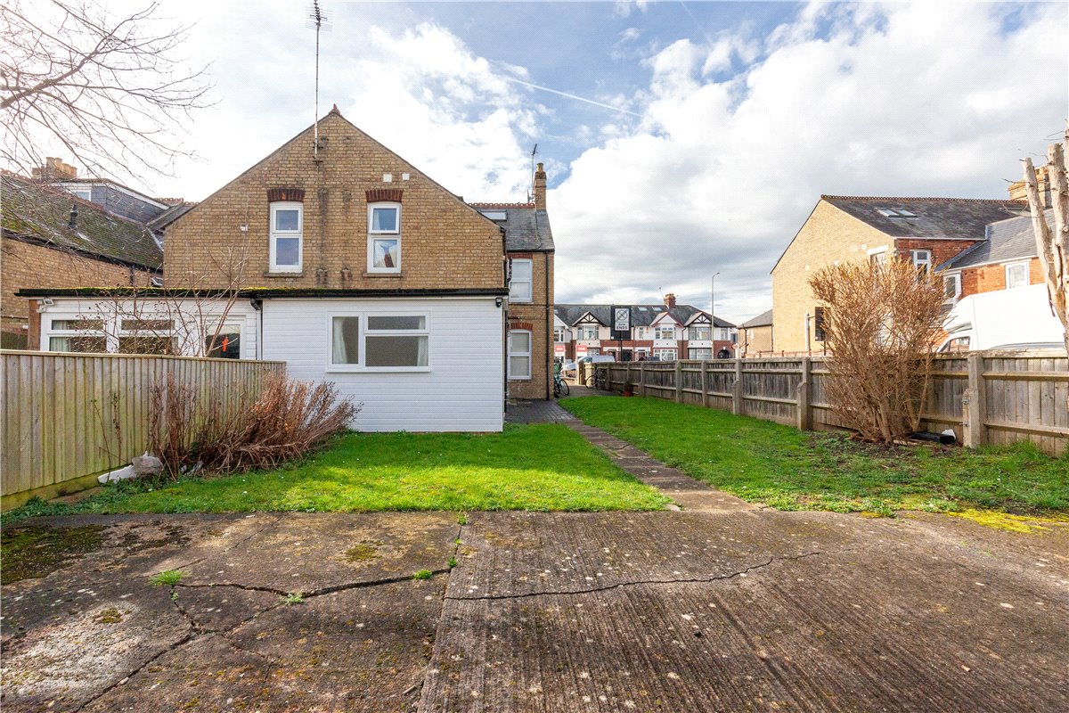 1 bedroom flat, Cowley Road, Oxford OX4 - Available