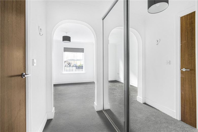 2 bedroom flat, Elizabeth Jennings Way, Oxford OX2 - Let Agreed