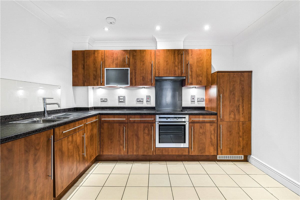 2 bedroom flat, Elizabeth Jennings Way, Oxford OX2 - Let Agreed