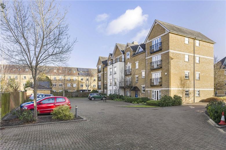 2 bedroom flat, Elizabeth Jennings Way, Oxford OX2 - Let Agreed