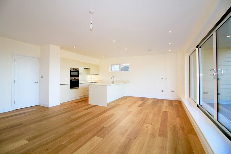 3 bedroom flat, Mortimer Court, 66 Cumnor Hill OX2 - Available