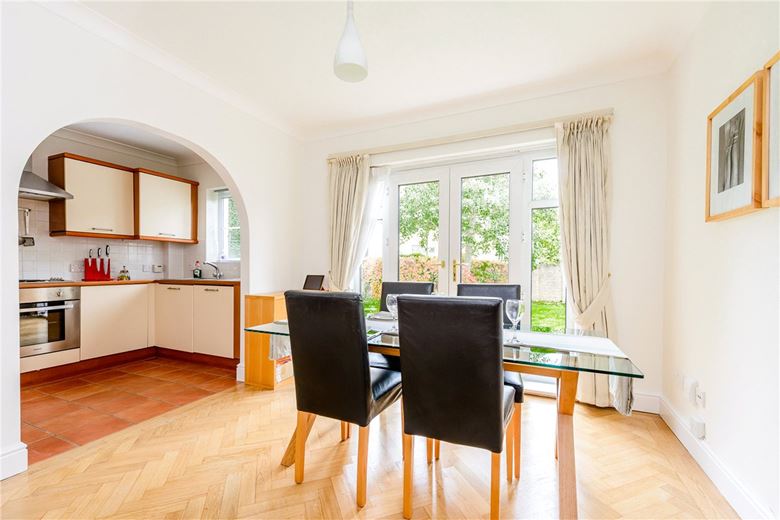 2 bedroom flat, Grandpont Place, Long Ford Close OX1 - Let Agreed