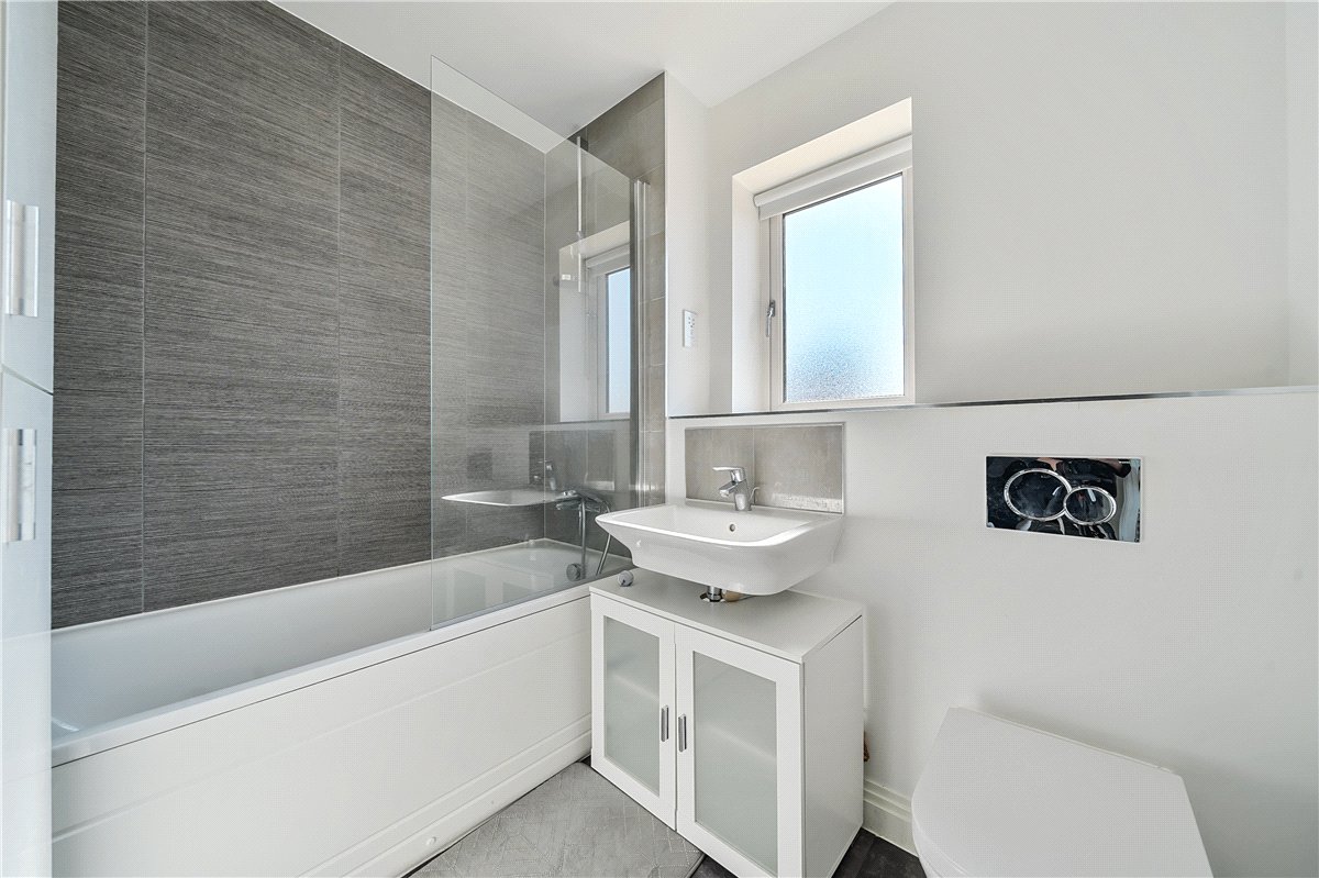 1 bedroom flat, Scott Court, Glebe Farm MK17 - Available