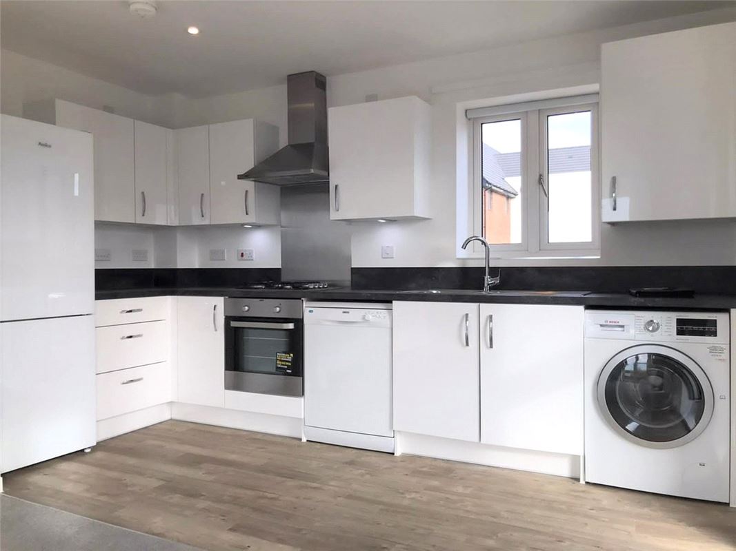 1 bedroom flat, Scott Court, Glebe Farm MK17 - Available