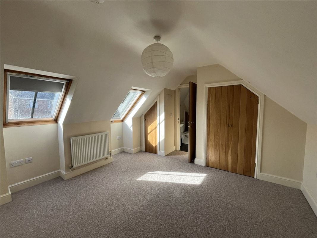 1 bedroom flat, High Street, Whitchurch on Thames RG8 - Available