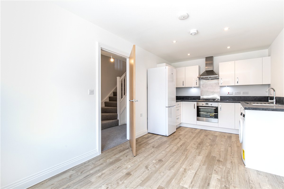 3 bedroom house, Rye Crescent, Curbridge OX29 - Let Agreed