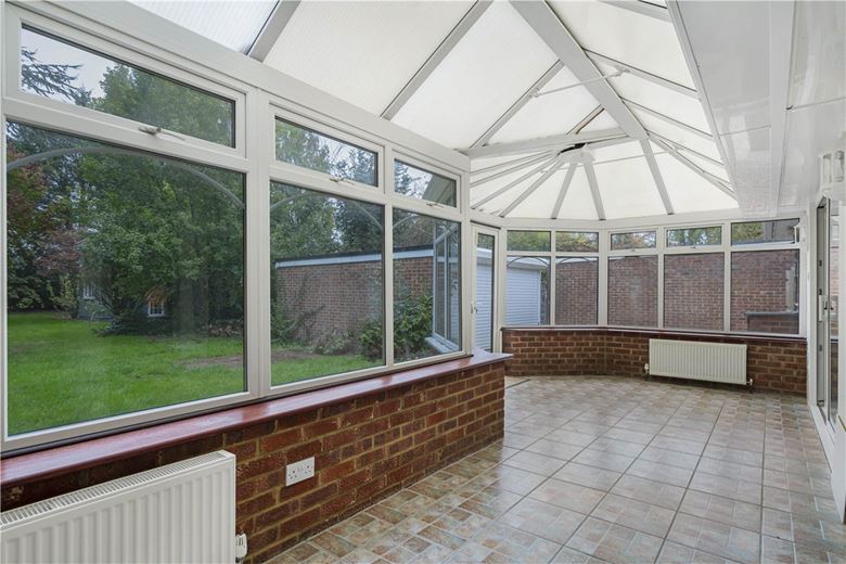 3 bedroom bungalow, Nash Lee Lane, Wendover HP22 - Available