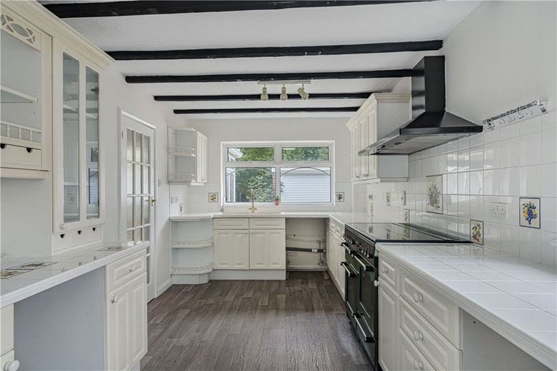 3 bedroom bungalow, Nash Lee Lane, Wendover HP22 - Available