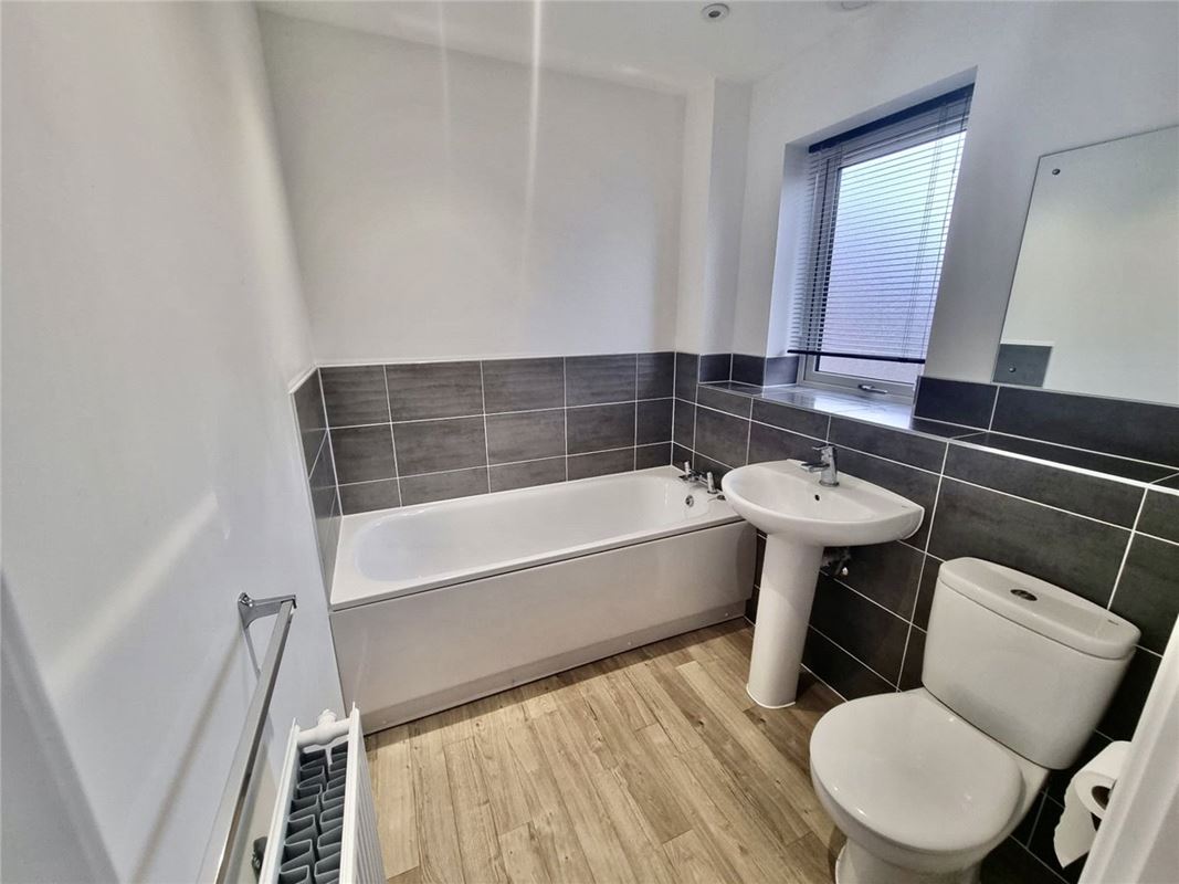 2 bedroom flat, Barrosa Way, Whitehouse MK8 - Let Agreed