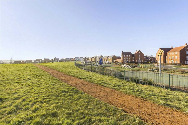 2 bedroom flat, Thenford Way, Banbury OX16 - Available