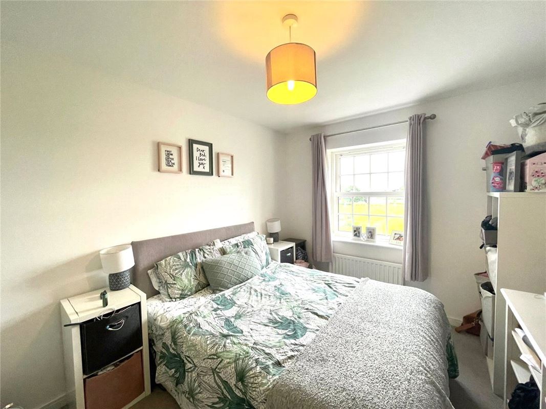 2 bedroom flat, Thenford Way, Banbury OX16 - Available