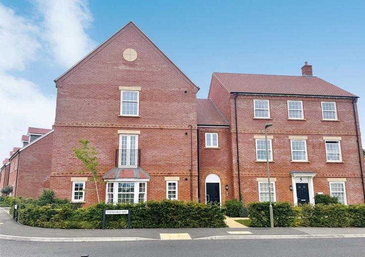 2 bedroom flat, Thenford Way, Banbury OX16 - Available