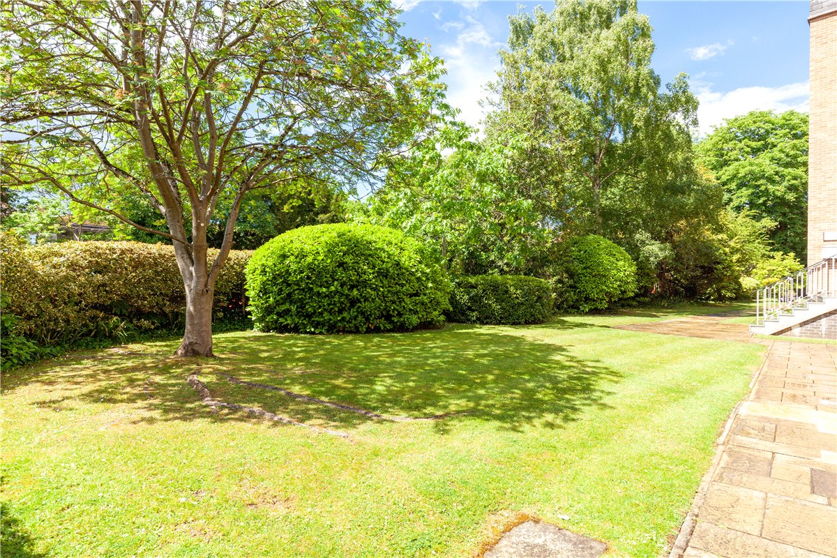 2 bedroom flat, Hartley Court, Woodstock Road OX2