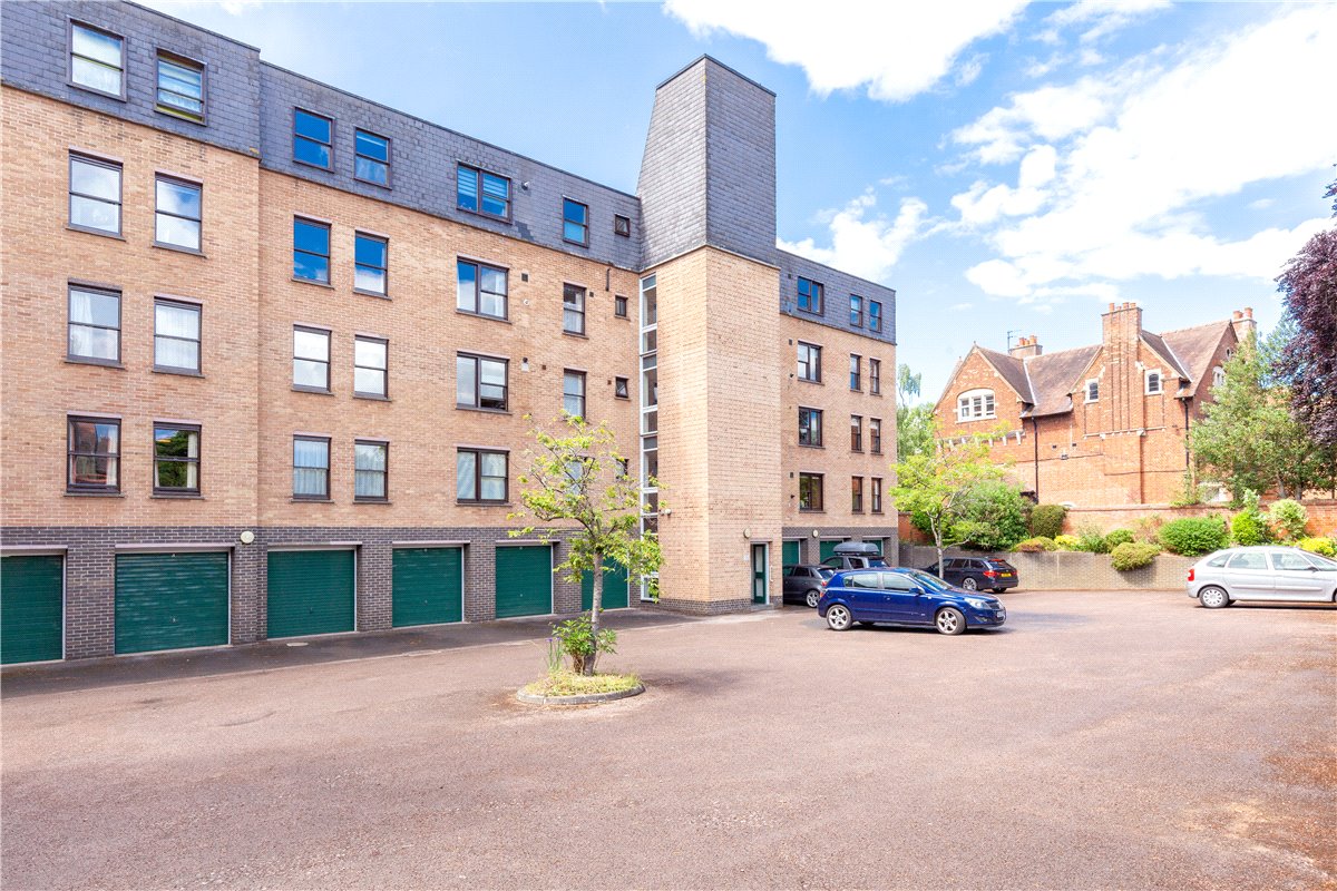 2 bedroom flat, Hartley Court, Woodstock Road OX2