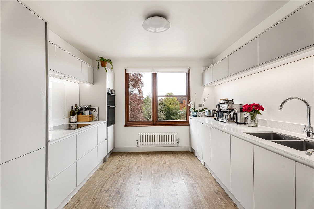 2 bedroom flat, Hartley Court, Woodstock Road OX2