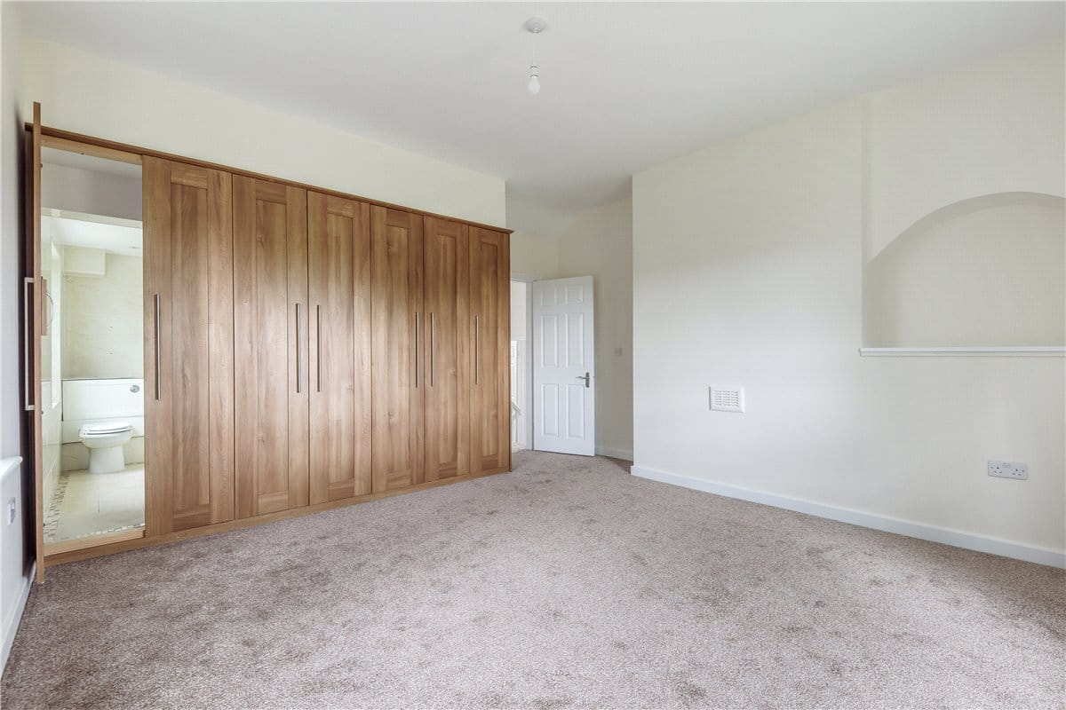 5 bedroom house, Holmsley Lane, Brierley S72 - Available