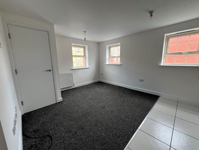 2 bedroom house, Comelybank Drive, Mexborough S64 - Available
