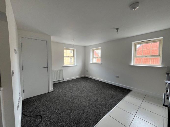 2 bedroom house, Comelybank Drive, Mexborough S64 - Available