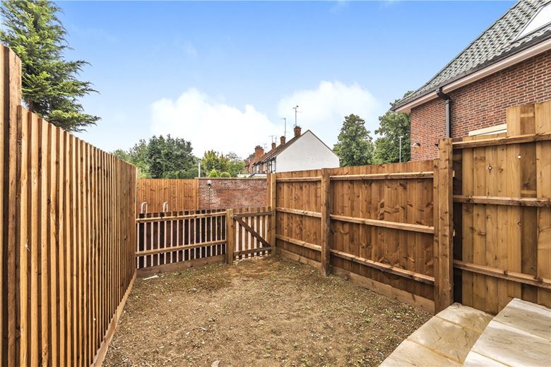 1 bedroom flat, Trinity Avenue, Northampton NN2 - Let Agreed