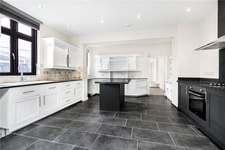 3 bedroom house, Robins Lane, Culcheth WA3 - Available