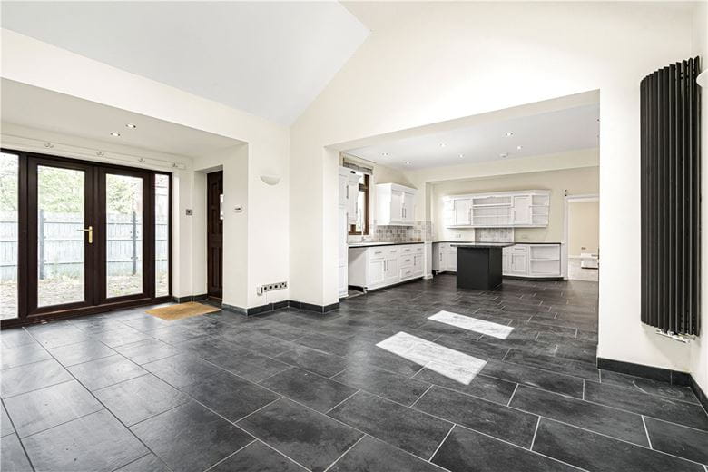 3 bedroom house, Robins Lane, Culcheth WA3 - Available