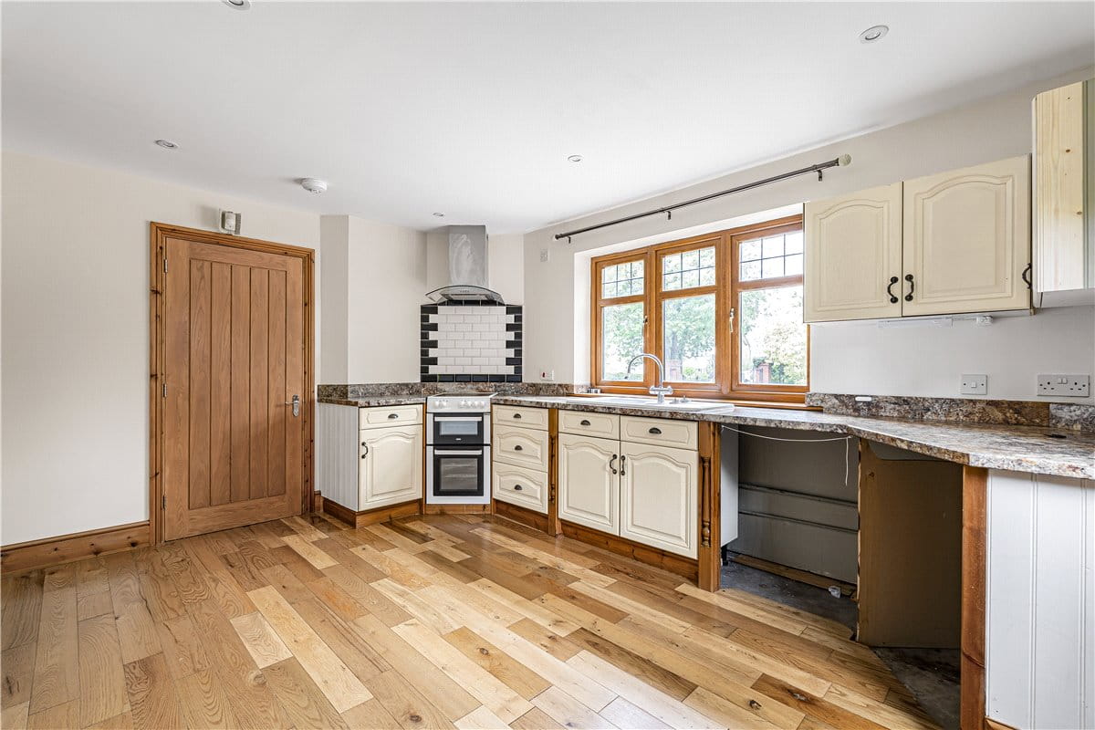 7 bedroom house, Leicester Road, New Packington LE65 - Let Agreed