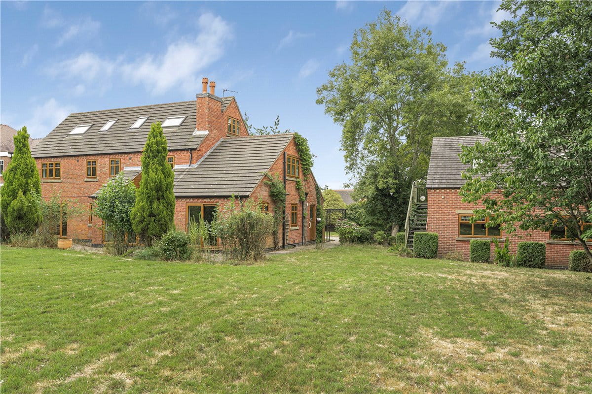 7 bedroom house, Leicester Road, New Packington LE65 - Let Agreed