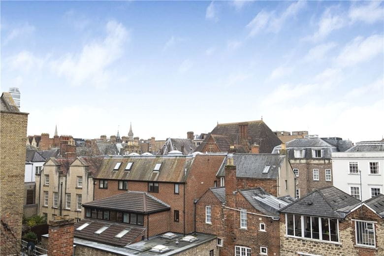 2 bedroom flat, New Inn Hall Street, Oxford OX1 - Available