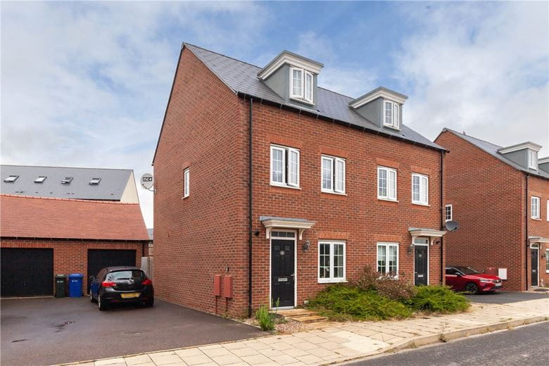 3 bedroom house, Wincanton Road, Bicester OX26 - Available