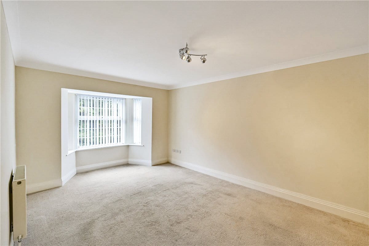 6 bedroom house, Towers Lane, Crofton WF4 - Available