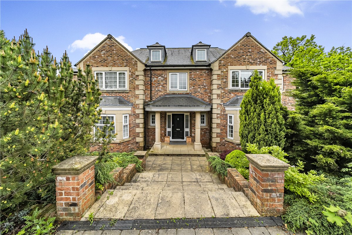 6 bedroom house, Towers Lane, Crofton WF4 - Available