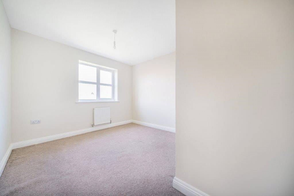 3 bedroom house, Thurgaton Way, Newton DE55 - Available