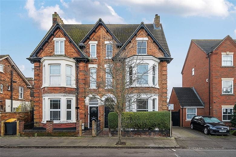 4 bedroom house, Milton Road, Bedford MK40 - Available