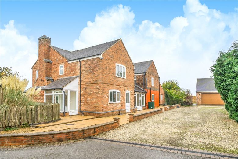 4 bedroom house, Tuppenhurst Lane, Rugeley WS15 - Available