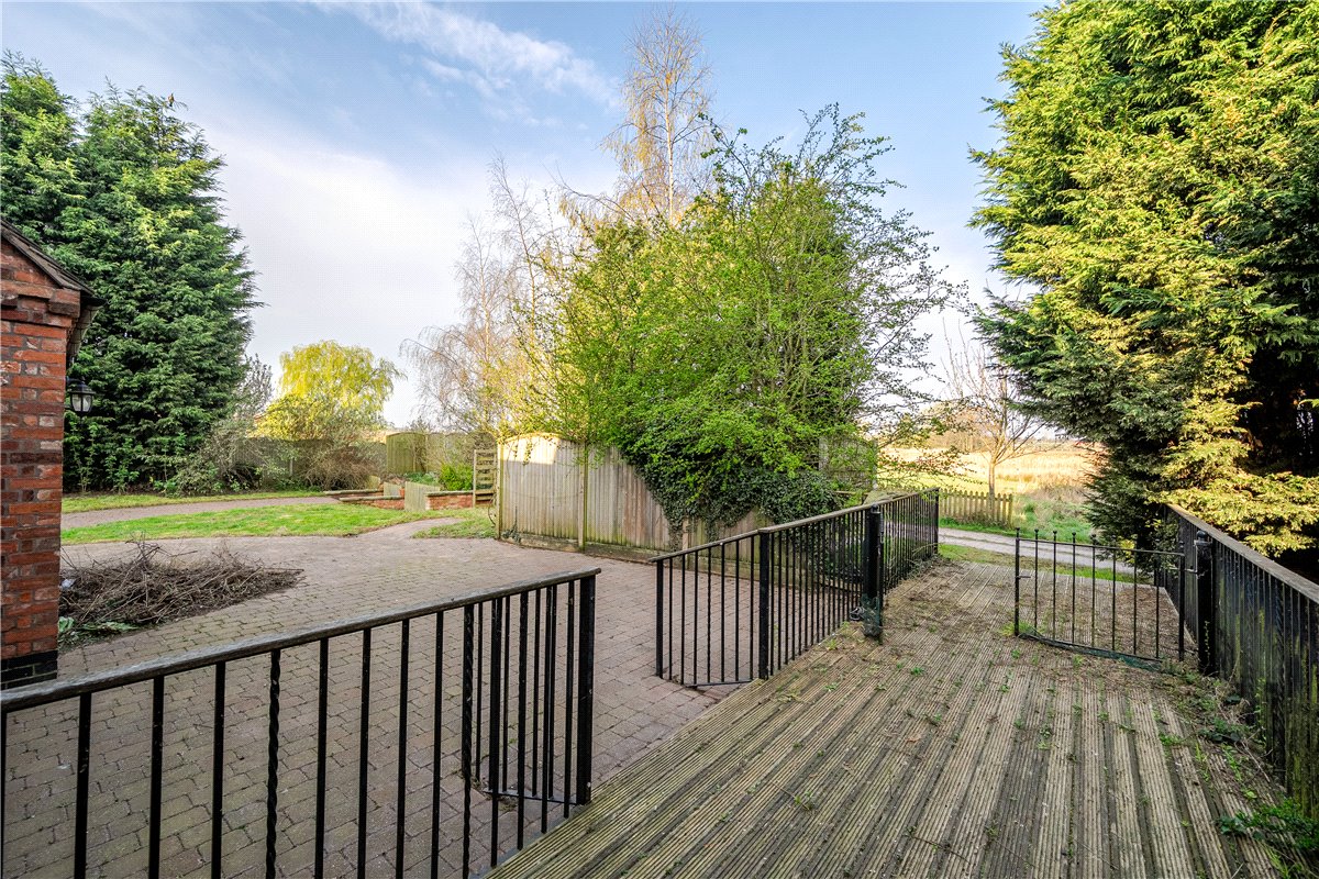 4 bedroom house, Cappers Lane, Lichfield WS14 - Available