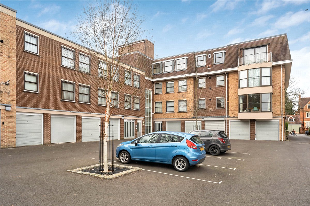 3 bedroom flat, Banbury Road, Oxford OX2 - Let Agreed