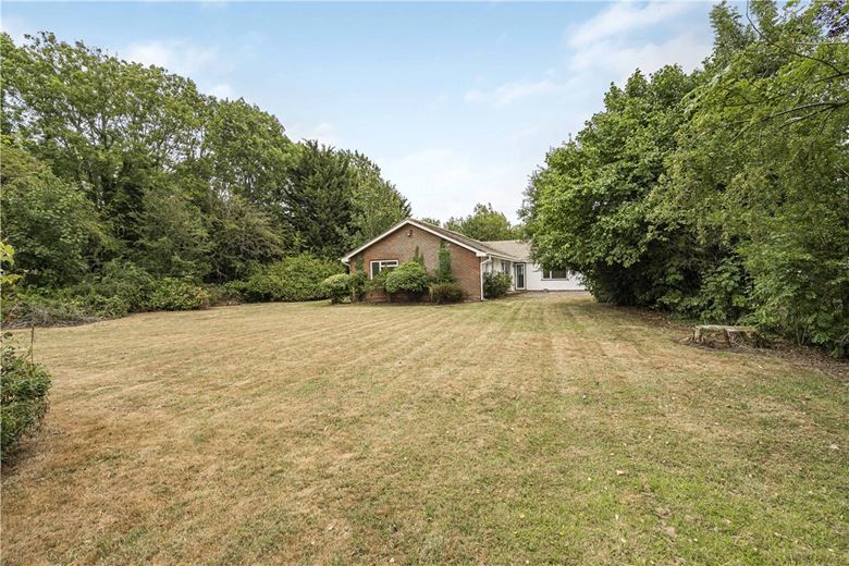 6 bedroom bungalow, Nash Lee Lane, Wendover HP22 - Available