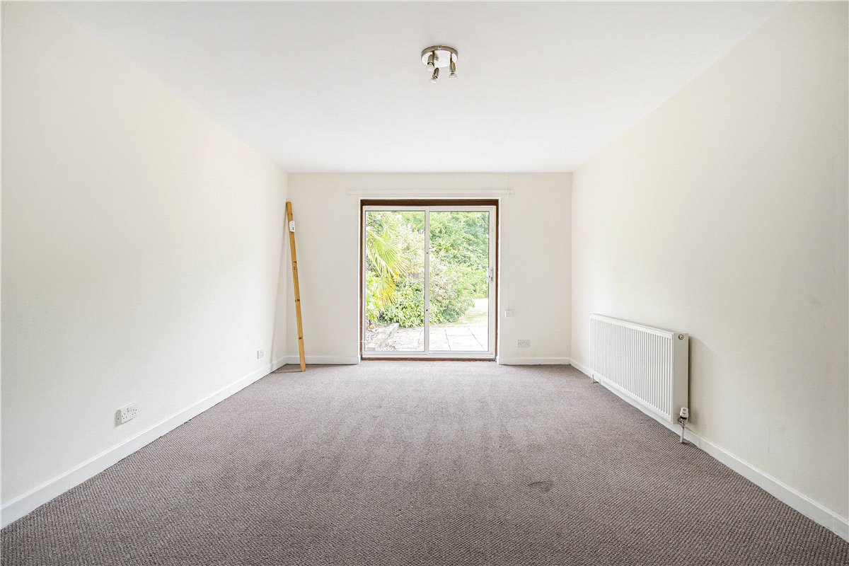 6 bedroom bungalow, Nash Lee Lane, Wendover HP22 - Available