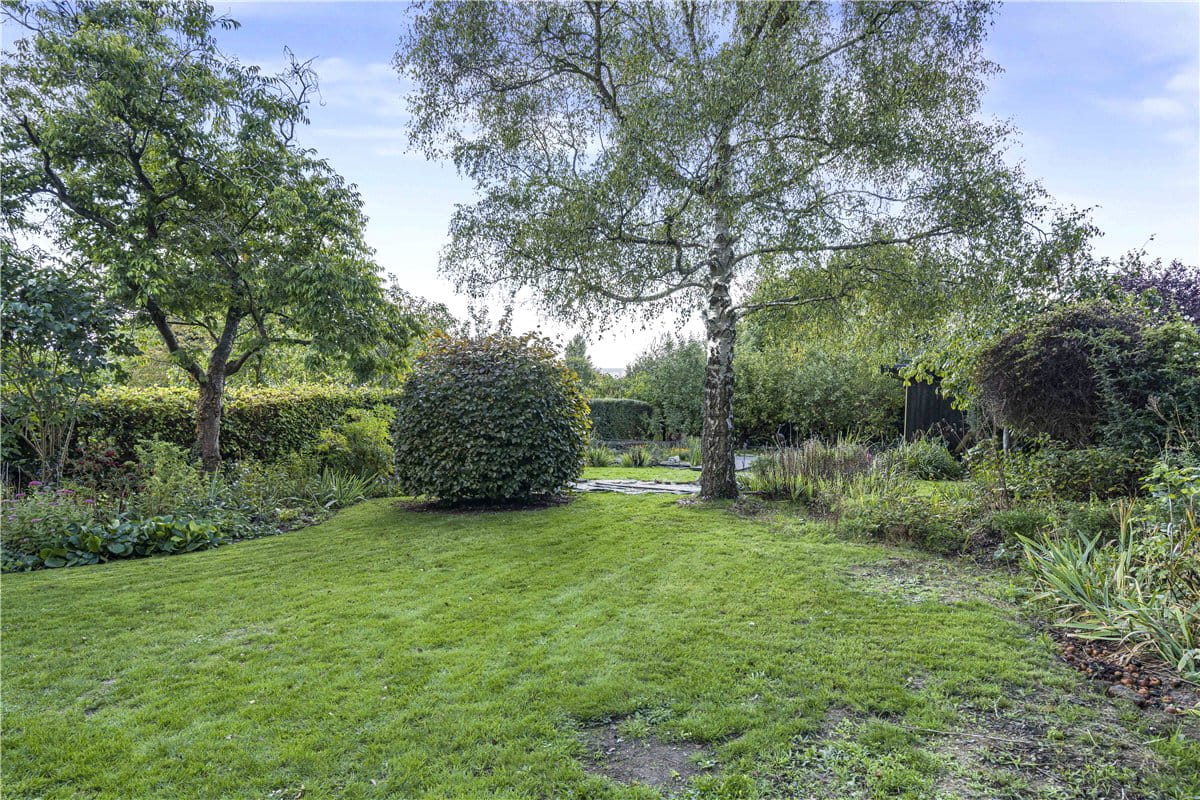 4 bedroom house, New Road, Dinton HP17 - Available