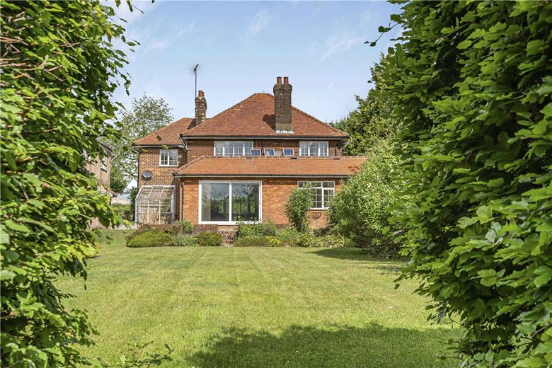 4 bedroom house, Bacombe Lane, Wendover HP22 - Available