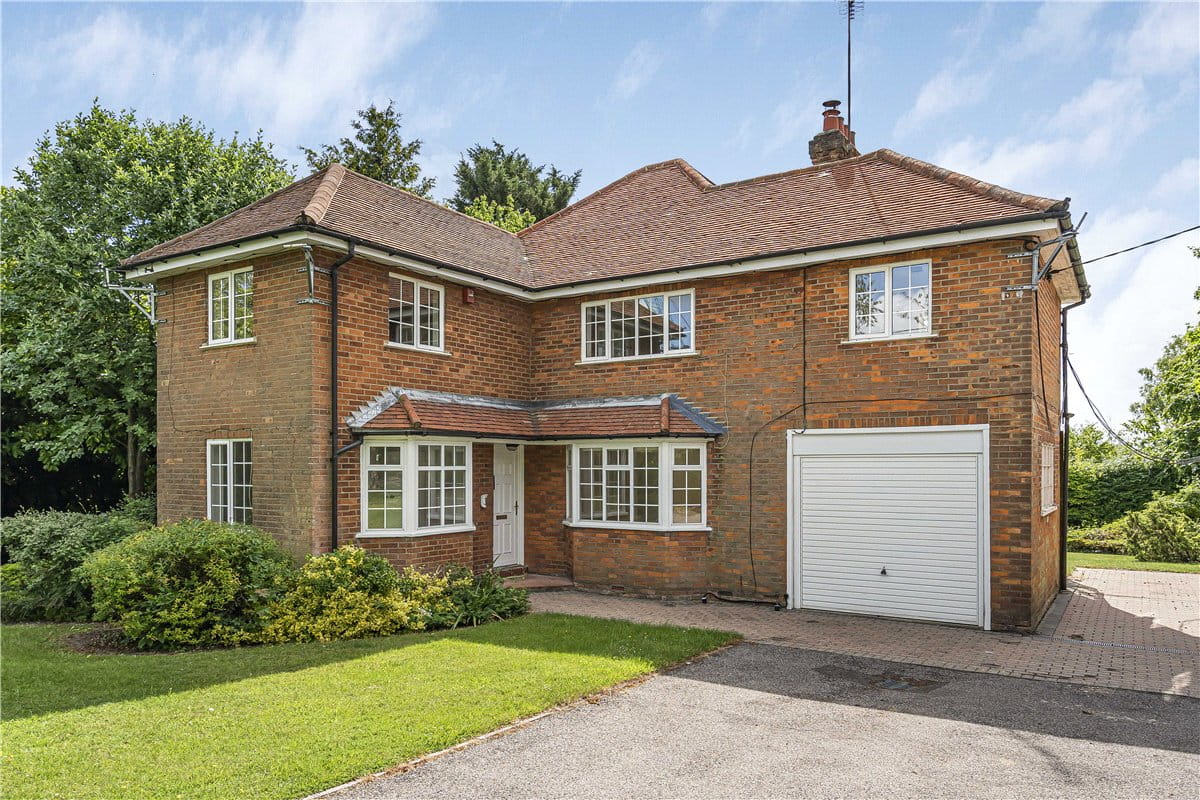 4 bedroom house, Bacombe Lane, Wendover HP22 - Available