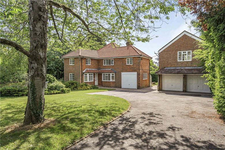 4 bedroom house, Bacombe Lane, Wendover HP22 - Available