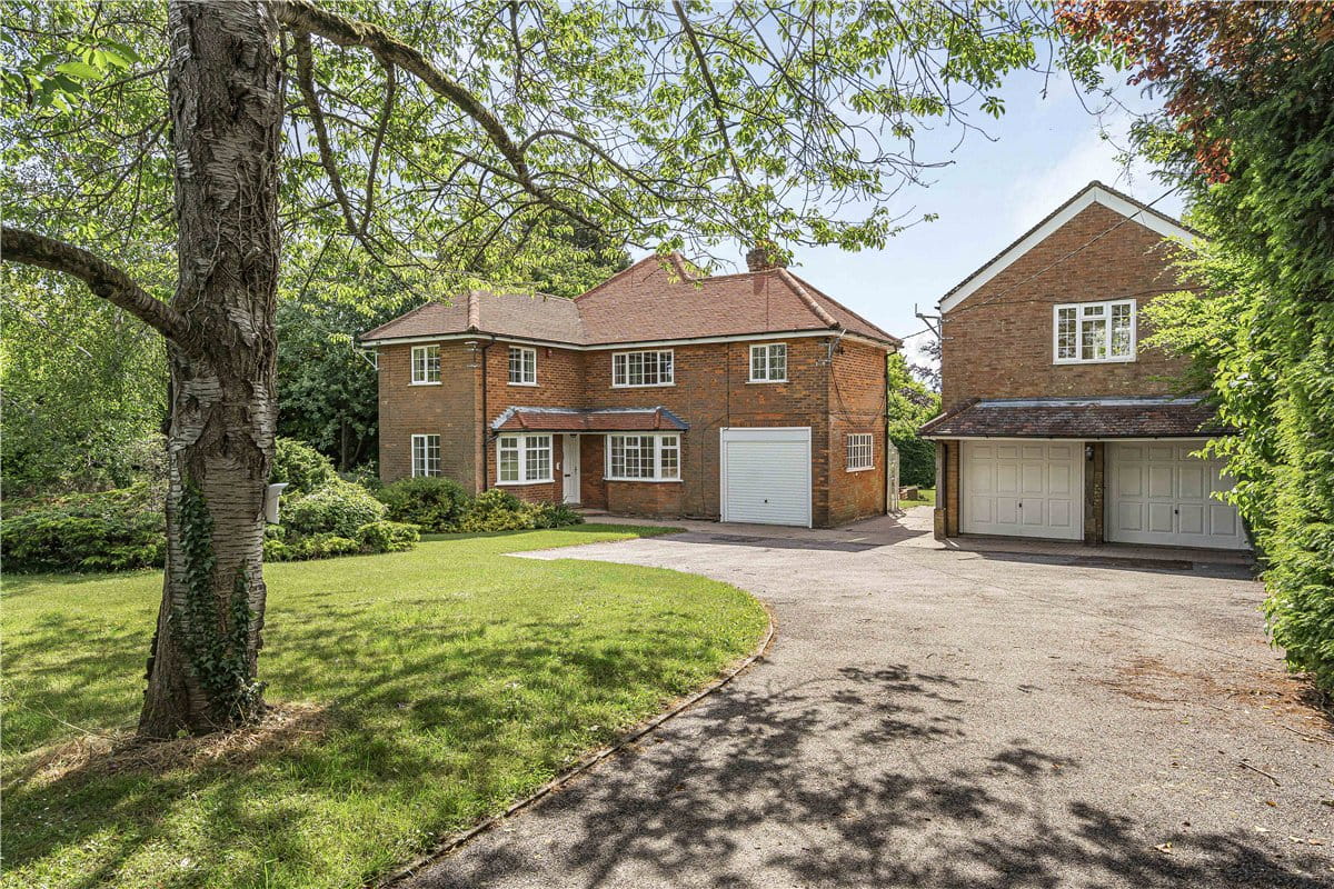 4 bedroom house, Bacombe Lane, Wendover HP22 - Available