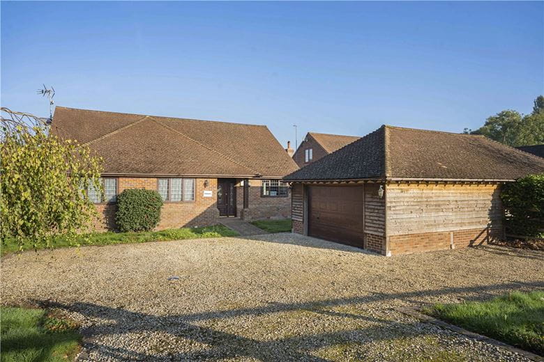 4 bedroom bungalow, Nash Lee Lane, Wendover HP22 - Let Agreed