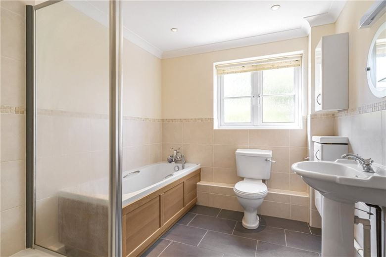 4 bedroom house, Poppy Close, Yarnton OX5 - Let Agreed