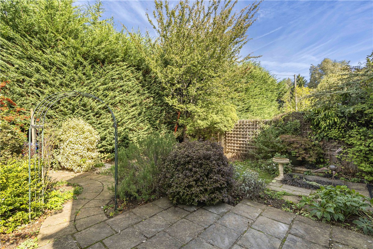 4 bedroom house, Poppy Close, Yarnton OX5 - Let Agreed