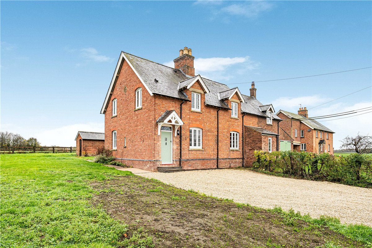 2 bedroom house, Manor Farm Cottages, Ardley Road OX25 - Let Agreed