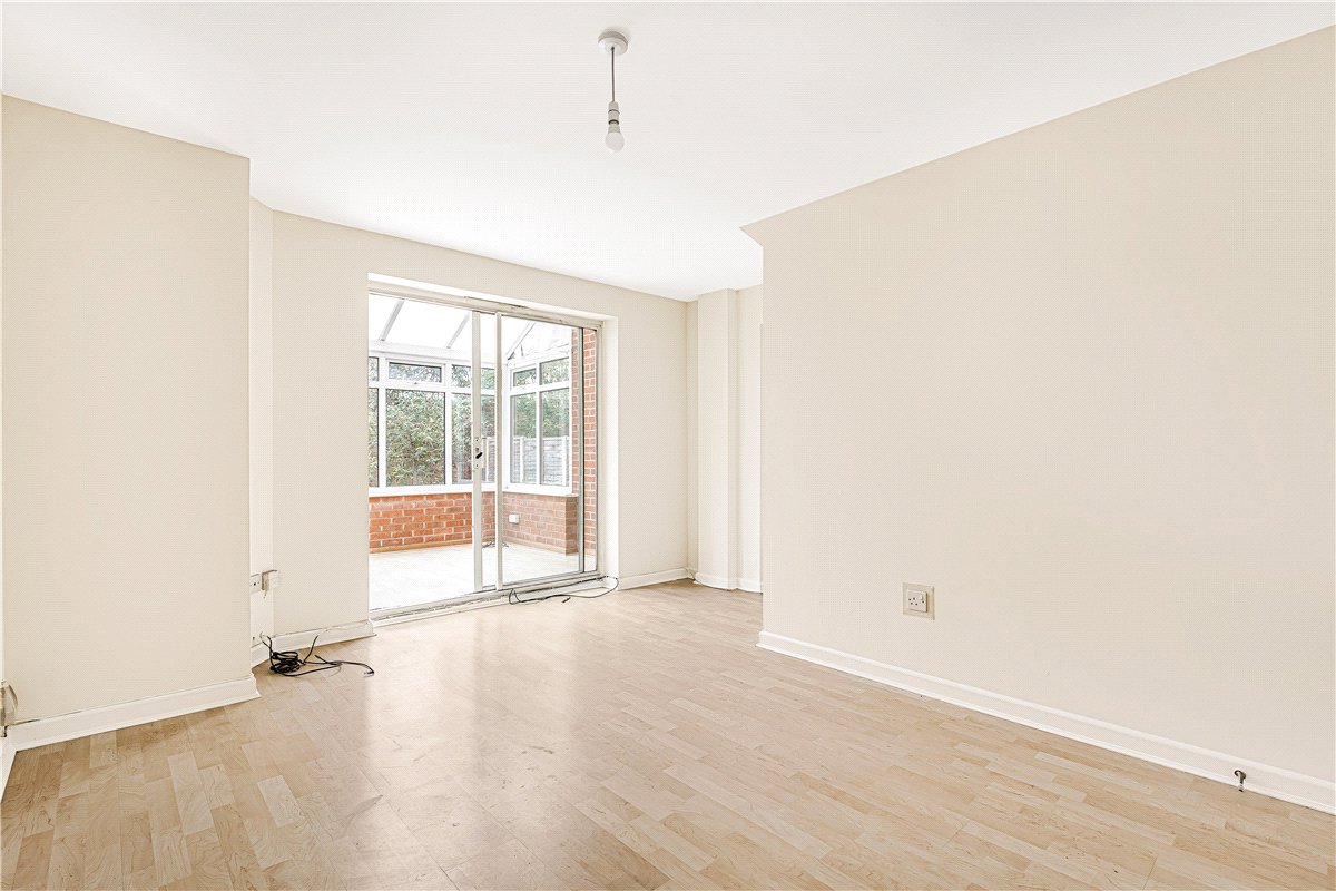 3 bedroom house, Bonsall Street, Long Eaton NG10 - Available